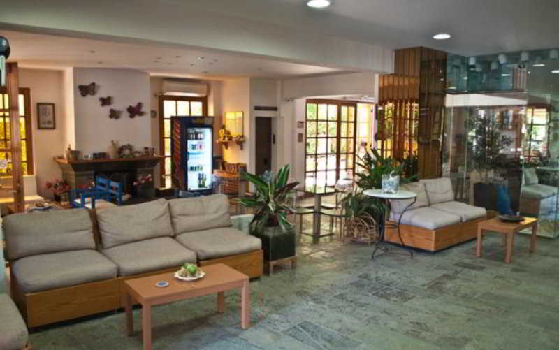 וארקיזה Stefanakis Hotel & Apartments מראה חיצוני תמונה
