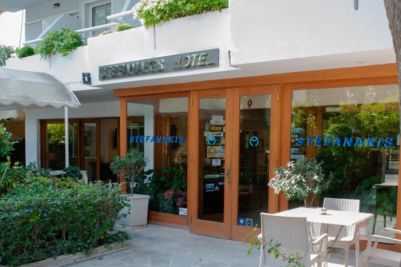 וארקיזה Stefanakis Hotel & Apartments מראה חיצוני תמונה