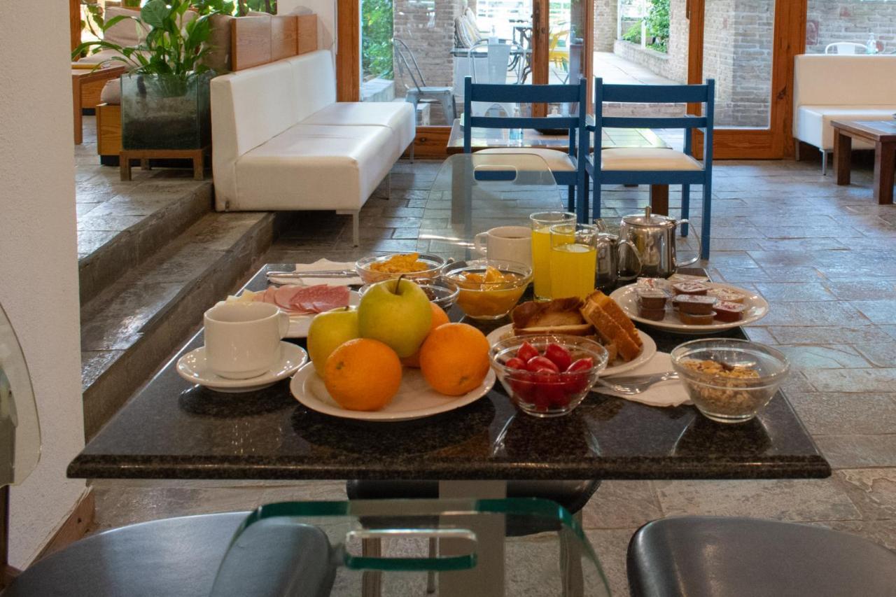 וארקיזה Stefanakis Hotel & Apartments מראה חיצוני תמונה