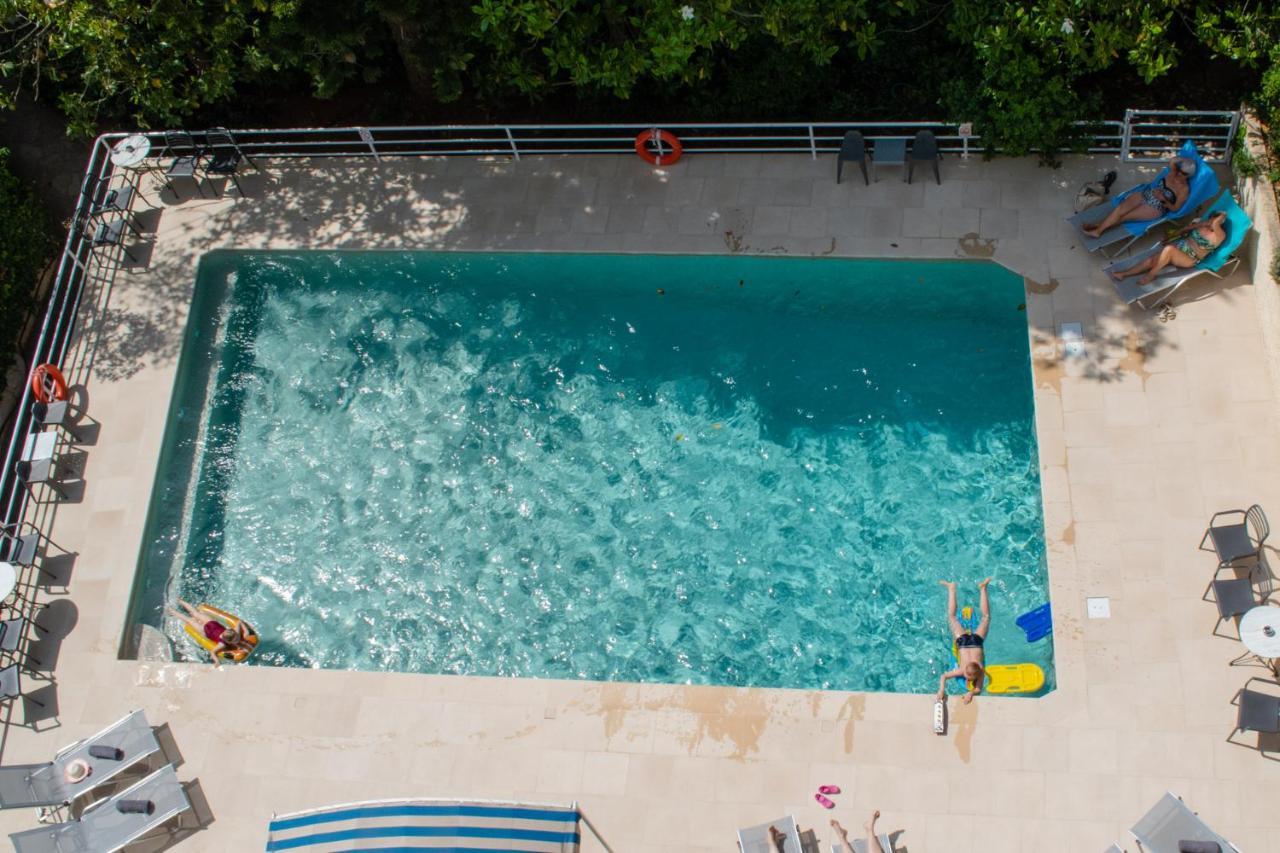 וארקיזה Stefanakis Hotel & Apartments מראה חיצוני תמונה