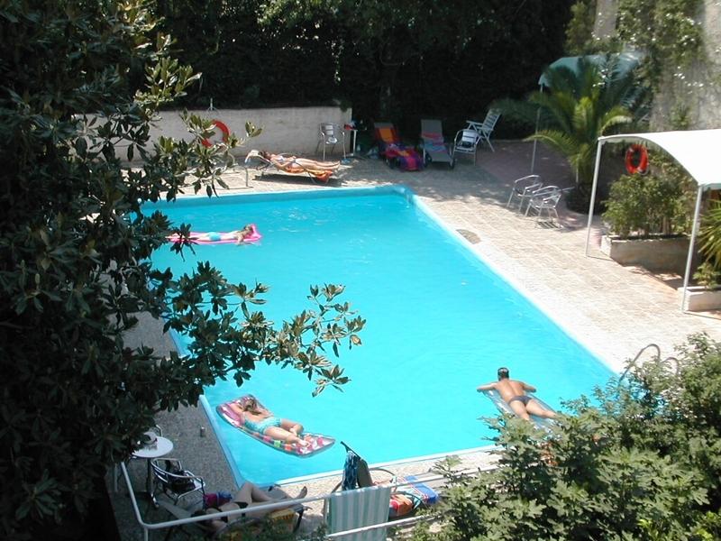 וארקיזה Stefanakis Hotel & Apartments מראה חיצוני תמונה
