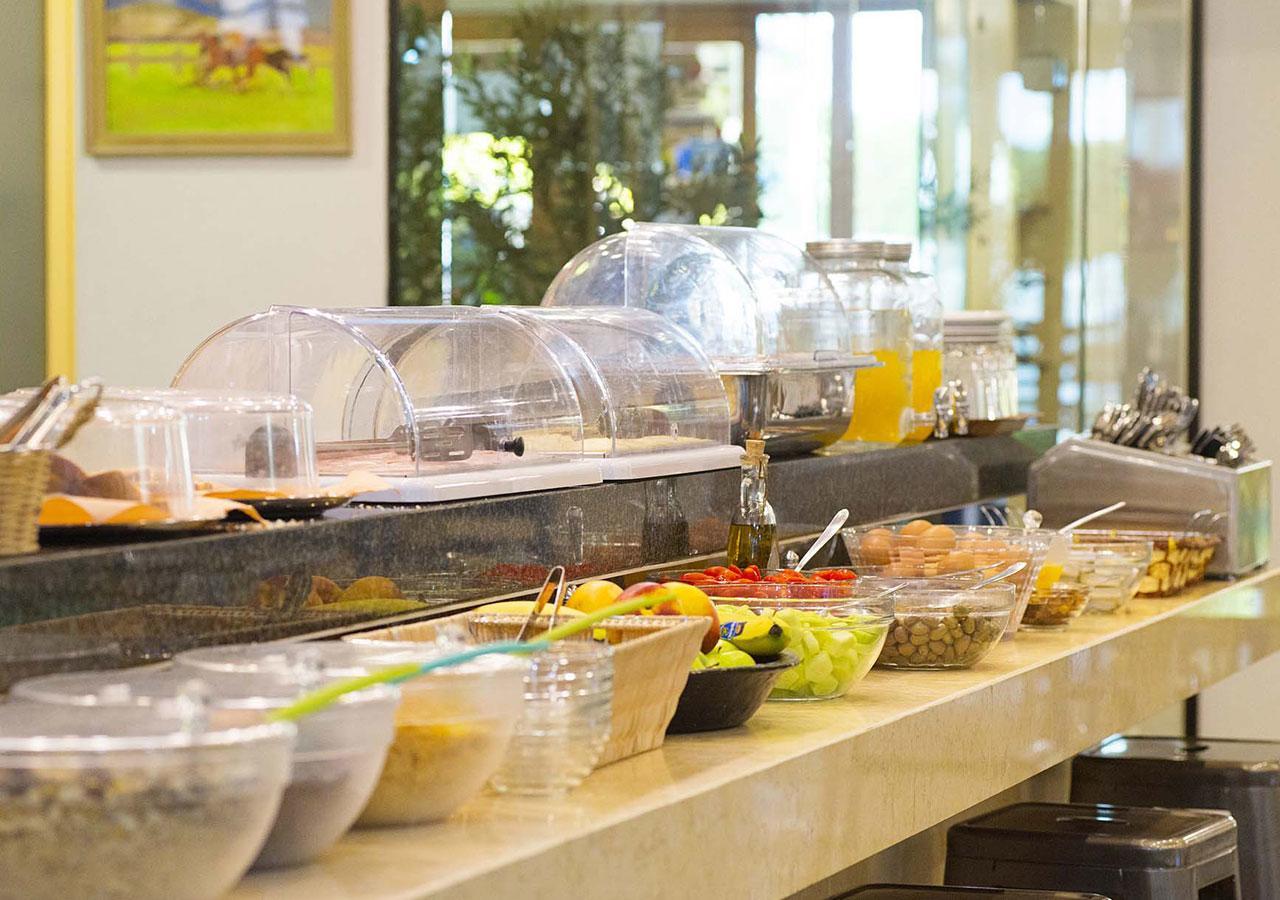 וארקיזה Stefanakis Hotel & Apartments מראה חיצוני תמונה